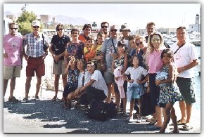 Foto ricordo sul molo di Manfredonia con gli Amici della Zizzi